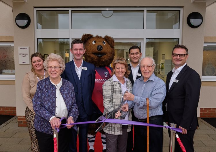 Bristol Bears help open city’s newest care home
